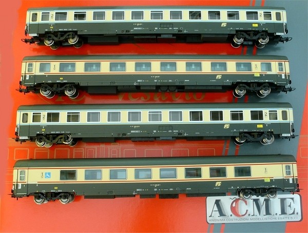 KLEINBAHN HO &RAME de 4 Voitures voyageurs du chemin de fer secondaire